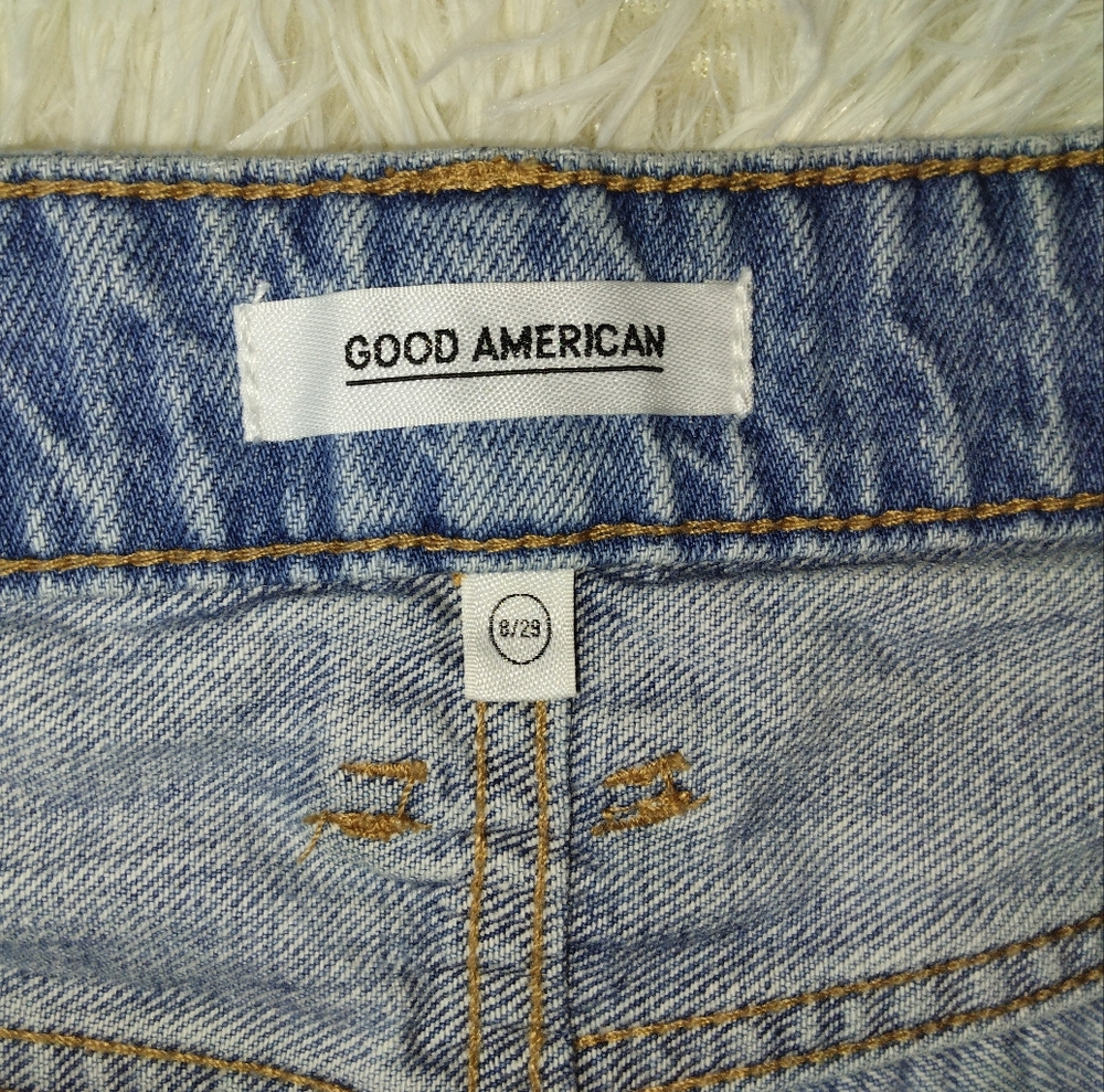 Good American Cutoff Denim Shorts In Blue254 Size 8/29 - Picture 5 of 9
